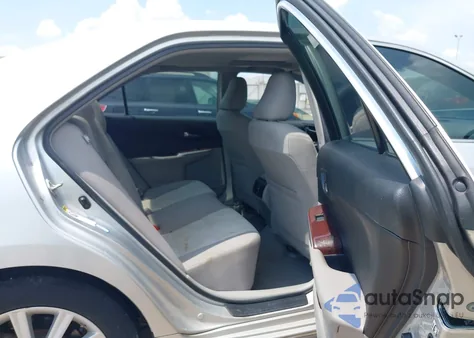 2013 Toyota Camry Xle z USA, uszkodzony, nr VIN 4T4BF1FK5DR285347